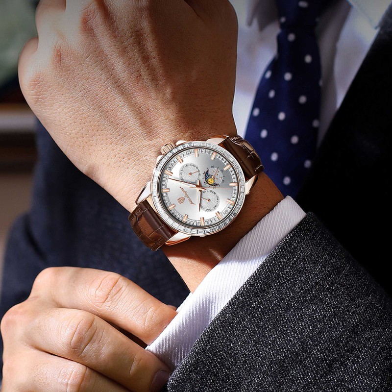 Men's multifunctional trendy calendar watch. It is waterproof, suitable for business occasions, has a luminous function, and is a men's quartz wristwatch